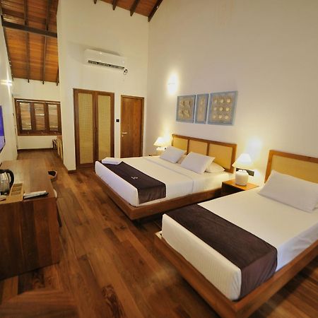 Tantalize Beach Hikkaduwa Luaran gambar