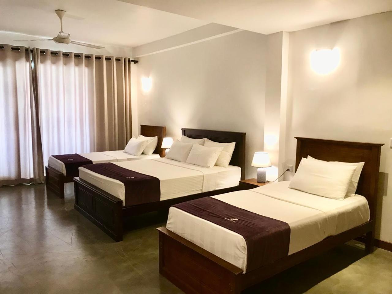 Tantalize Beach Hikkaduwa Luaran gambar