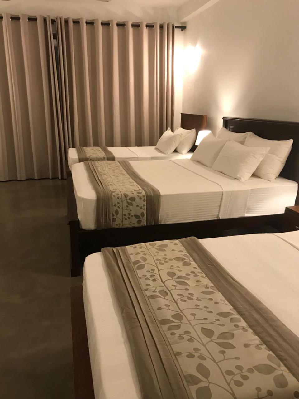Tantalize Beach Hikkaduwa Luaran gambar